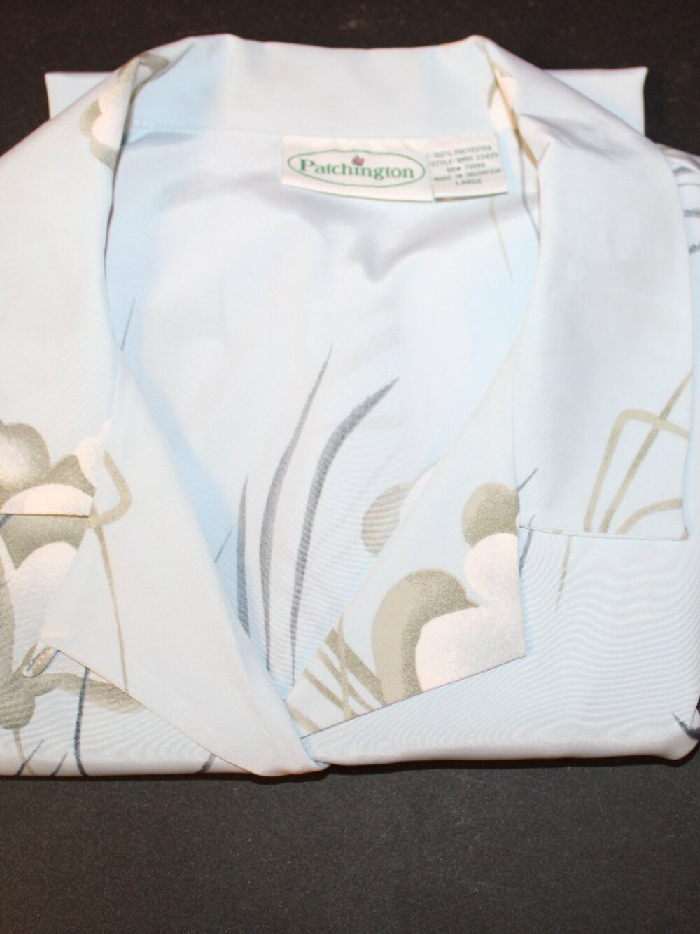 Patchington 100% polyester light blue green white floral button down Shirt Large